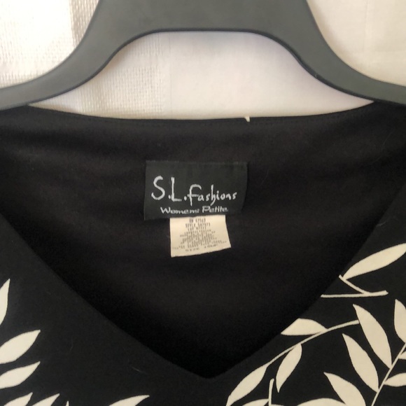 Dress - Picture 2 of 2